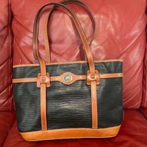 Dooney & Bourke Tote/Oversized Purse